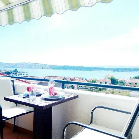 Apoksiomen דירה *